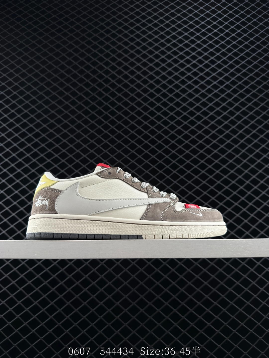 Travis Scott x Air Jordan 1 ” Reverse Mocha “